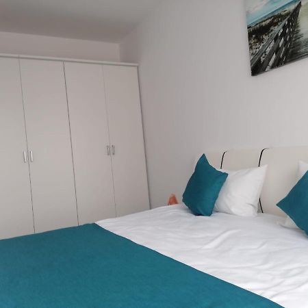 Aqua West Apartment Free Parking- Self Check-In Орадеа Екстериор снимка
