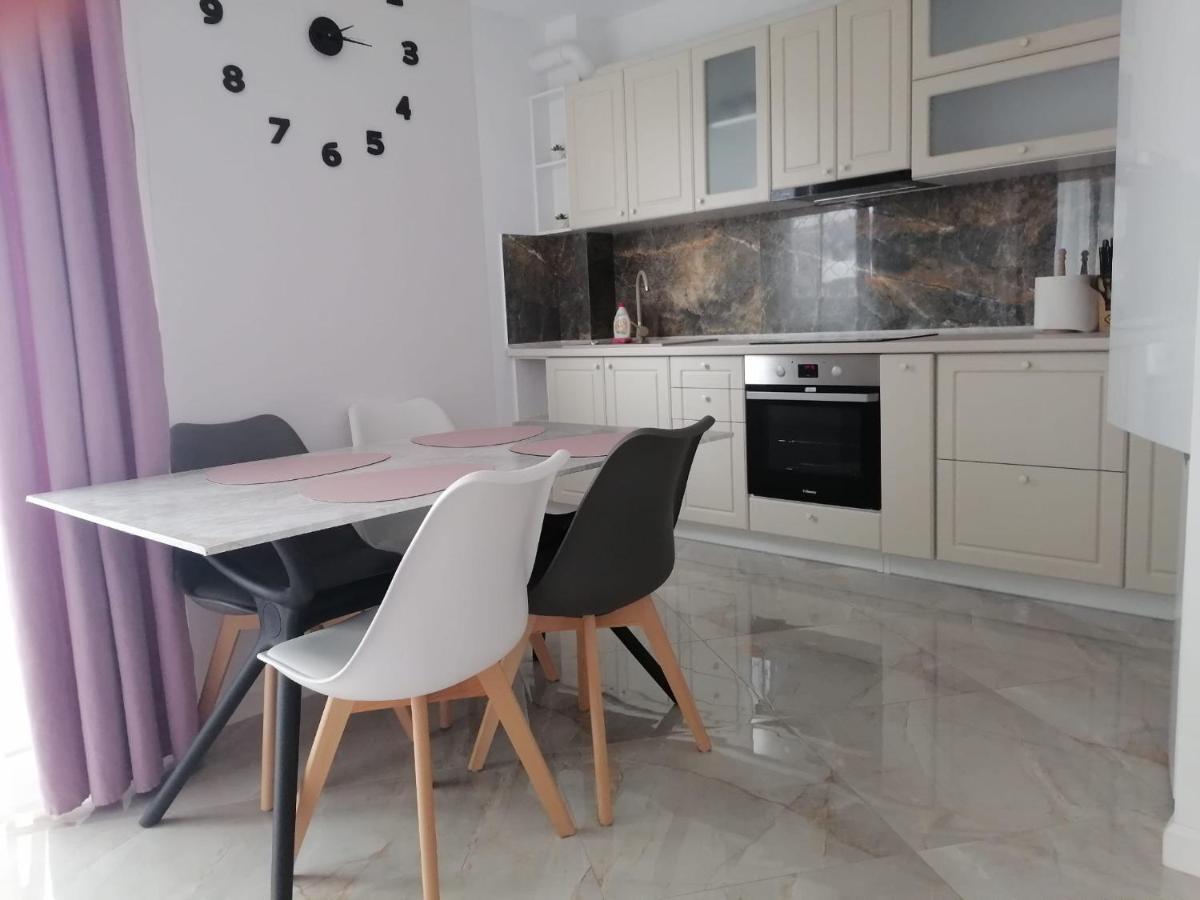 Aqua West Apartment Free Parking- Self Check-In Орадеа Екстериор снимка