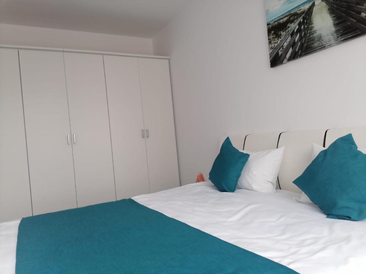 Aqua West Apartment Free Parking- Self Check-In Орадеа Екстериор снимка